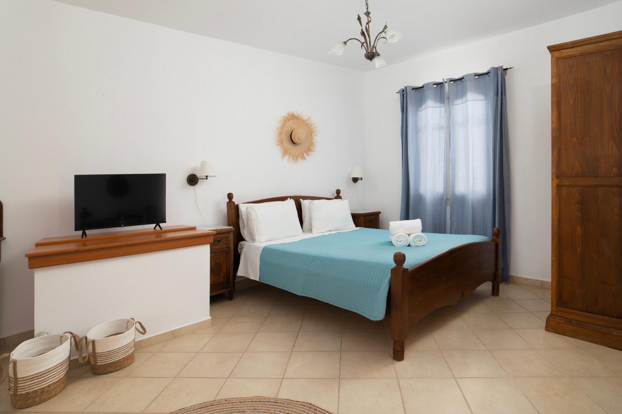 Almar Apartments Batsi Dış mekan fotoğraf